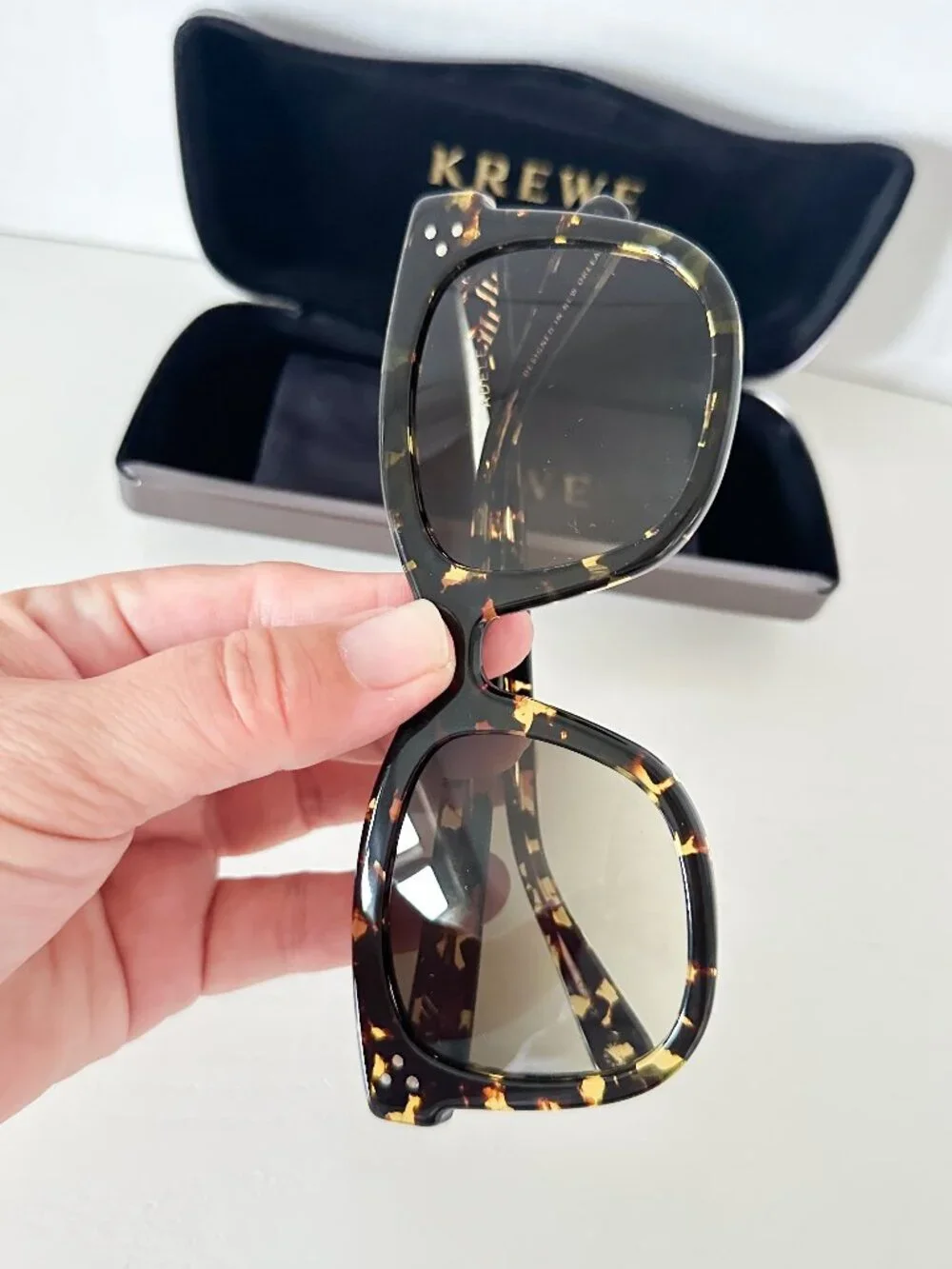 NWOB KREWE - Adele Zulu Tortoise Sunglasses with Case and Cloth